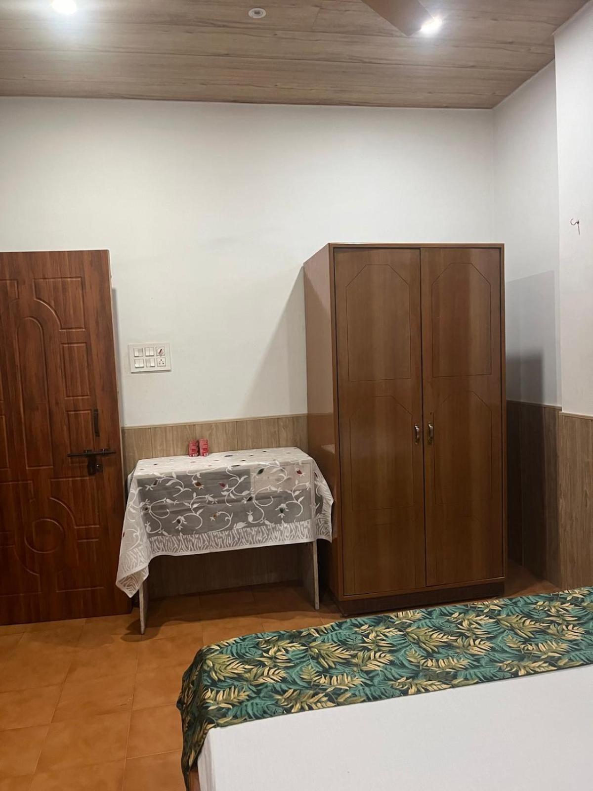 Amazing Homestay 구와하티 외부 사진