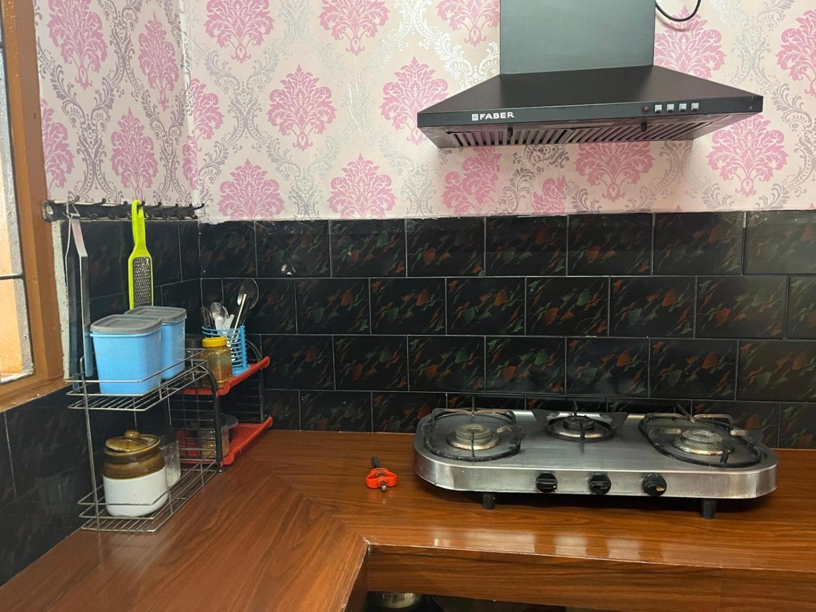 Amazing Homestay 구와하티 외부 사진